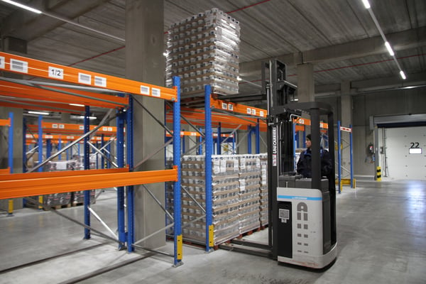 UC - stand in stacker