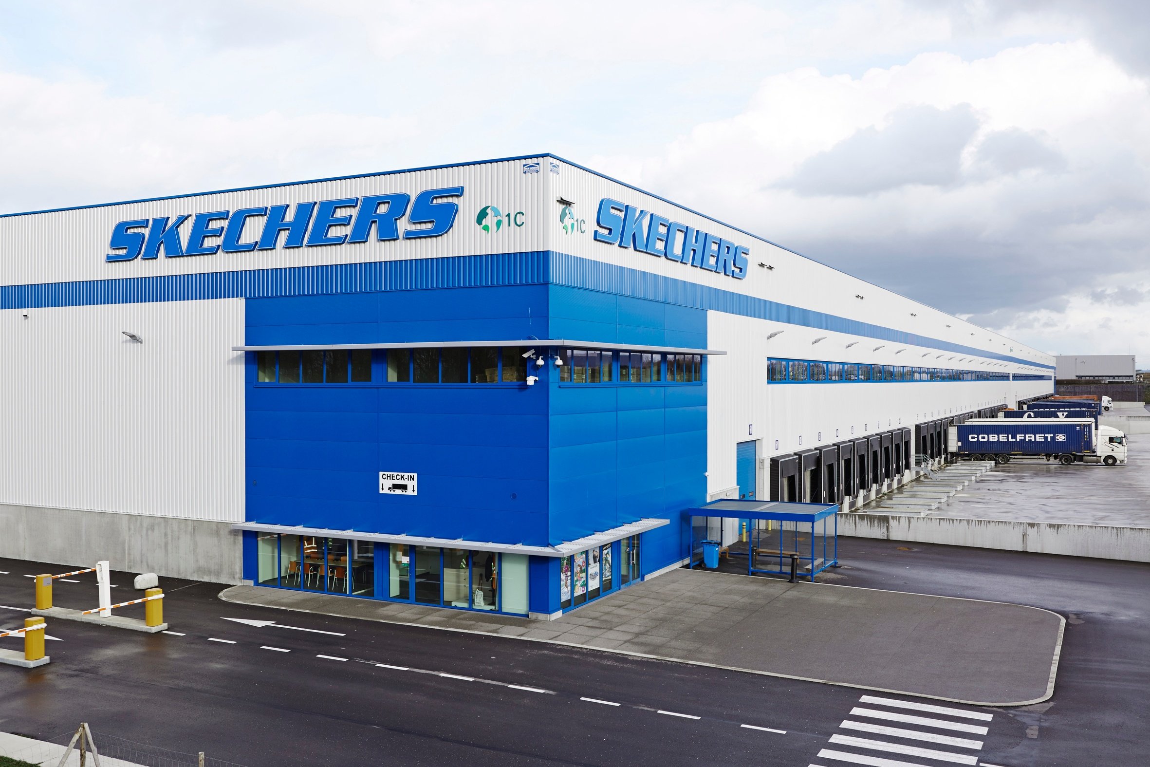 Forklifter on Sketchers United